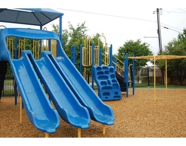 2793 Cresent Lake Drive - Photo Thumbnail 22