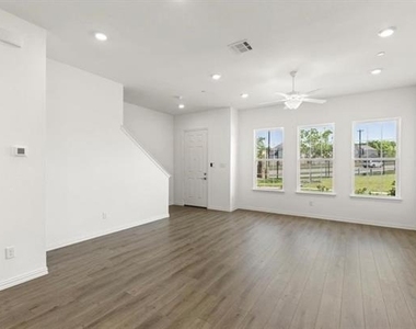 1048 Keene Ridge Drive - Photo Thumbnail 8
