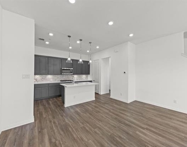 1048 Keene Ridge Drive - Photo Thumbnail 3