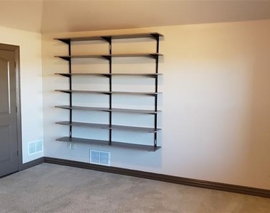 1621 Colonial Drive - Photo Thumbnail 36