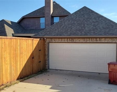1621 Colonial Drive - Photo Thumbnail 27