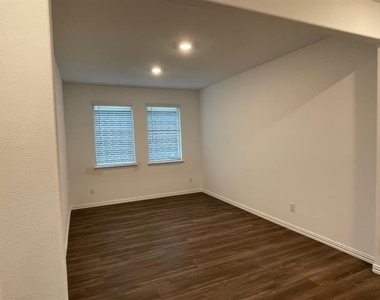 3700 Milkweed Road - Photo Thumbnail 2