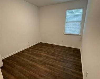 3700 Milkweed Road - Photo Thumbnail 5