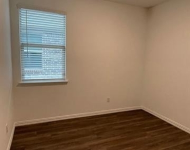 3700 Milkweed Road - Photo Thumbnail 7