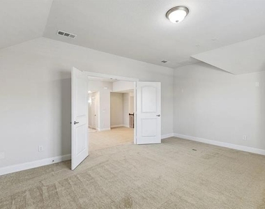2901 Adon Springs Lane - Photo Thumbnail 8