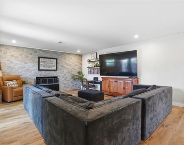 5017 Fox Hill Lane - Photo Thumbnail 16