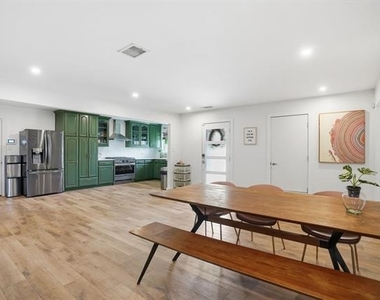 5017 Fox Hill Lane - Photo Thumbnail 15