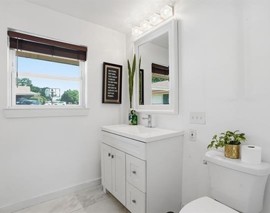 5017 Fox Hill Lane - Photo Thumbnail 9