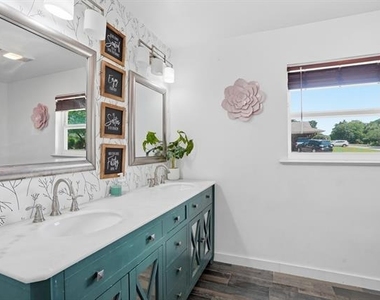 5017 Fox Hill Lane - Photo Thumbnail 2