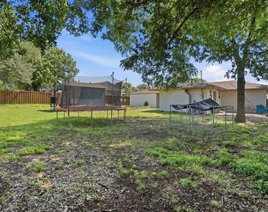 5017 Fox Hill Lane - Photo Thumbnail 22