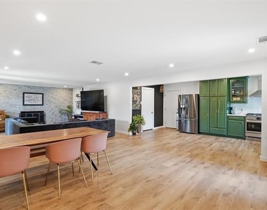 5017 Fox Hill Lane - Photo Thumbnail 13