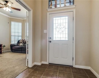 941 Lake Worth Trail - Photo Thumbnail 6