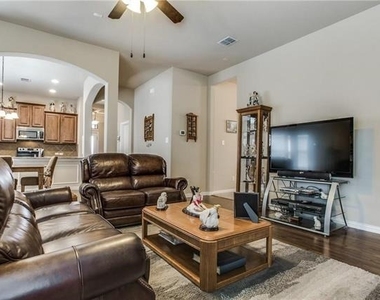 941 Lake Worth Trail - Photo Thumbnail 12