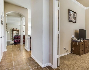 941 Lake Worth Trail - Photo Thumbnail 7
