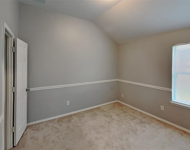 5920 Paloma Blanca Drive - Photo Thumbnail 9
