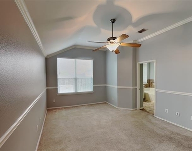 5920 Paloma Blanca Drive - Photo Thumbnail 7