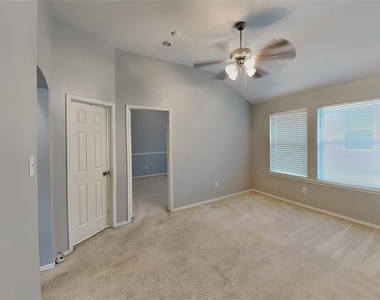 5920 Paloma Blanca Drive - Photo Thumbnail 12