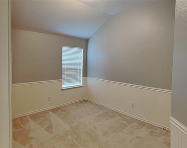 5920 Paloma Blanca Drive - Photo Thumbnail 10