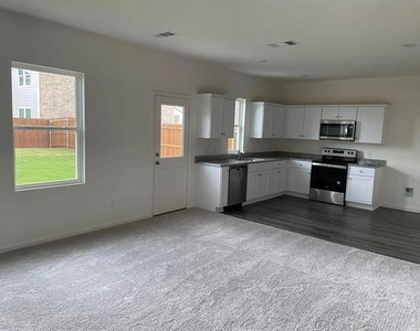 603 Delaware Avenue - Photo Thumbnail 4