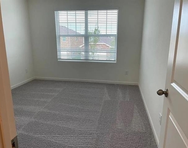 603 Delaware Avenue - Photo Thumbnail 10