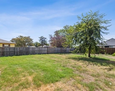 4617 Pickett Street - Photo Thumbnail 3