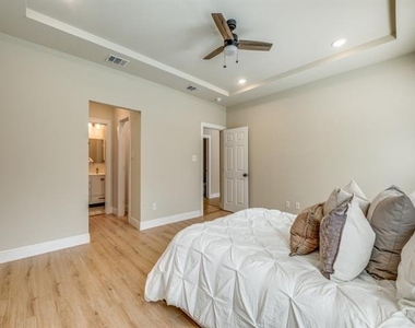 929 S Marlborough Avenue - Photo Thumbnail 18