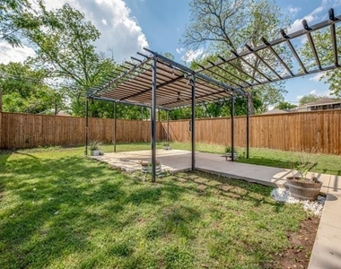929 S Marlborough Avenue - Photo Thumbnail 23