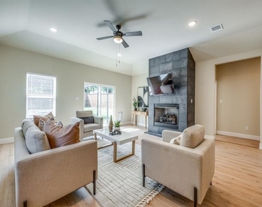 929 S Marlborough Avenue - Photo Thumbnail 3
