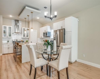 929 S Marlborough Avenue - Photo Thumbnail 14