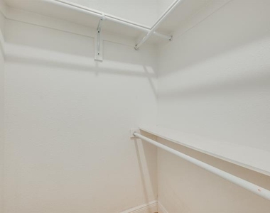 929 S Marlborough Avenue - Photo Thumbnail 20