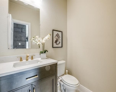 929 S Marlborough Avenue - Photo Thumbnail 16