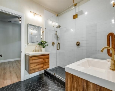 929 S Marlborough Avenue - Photo Thumbnail 22