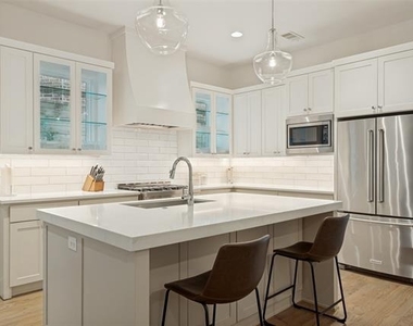 5615 Ellsworth Avenue - Photo Thumbnail 3