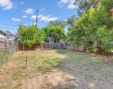 917 W Crawford Street - Photo Thumbnail 14