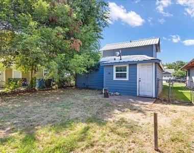 917 W Crawford Street - Photo Thumbnail 13