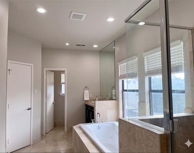 3110 Ross Avenue - Photo Thumbnail 16