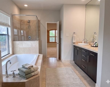 3110 Ross Avenue - Photo Thumbnail 14