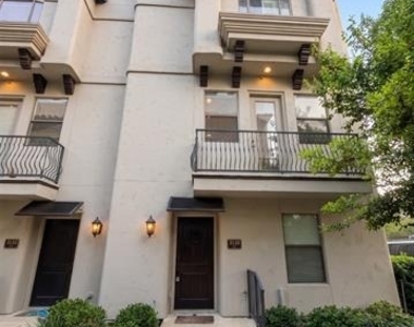3110 Ross Avenue - Photo Thumbnail 2