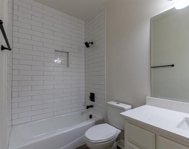 2645 Villa Di Lago - Photo Thumbnail 19