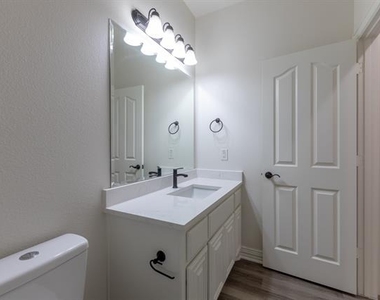 2645 Villa Di Lago - Photo Thumbnail 20