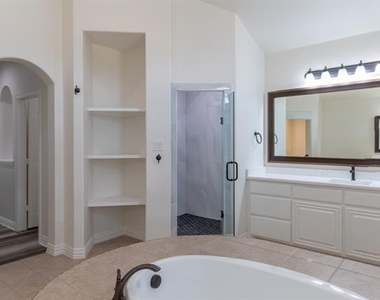 2645 Villa Di Lago - Photo Thumbnail 31