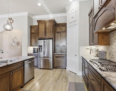 6630 Caliche Circle - Photo Thumbnail 9