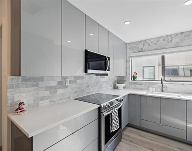 4310 Bowser Avenue - Photo Thumbnail 4