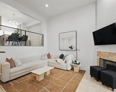 4310 Bowser Avenue - Photo Thumbnail 2