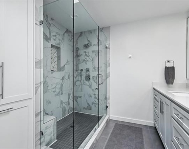 4310 Bowser Avenue - Photo Thumbnail 12
