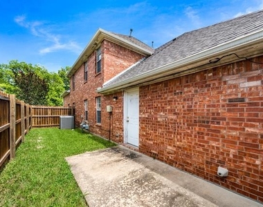 324 N Tolbert Avenue - Photo Thumbnail 25
