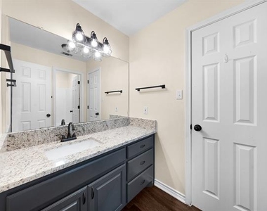 324 N Tolbert Avenue - Photo Thumbnail 16