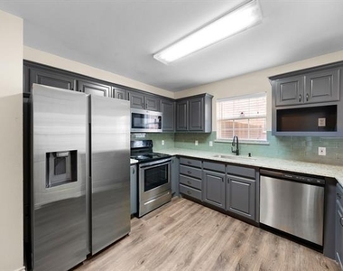 324 N Tolbert Avenue - Photo Thumbnail 9
