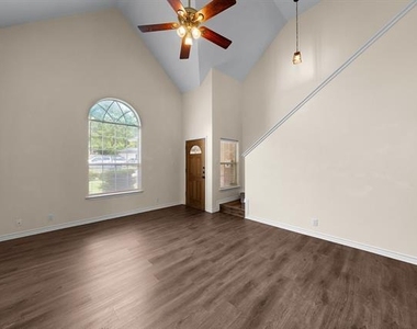 324 N Tolbert Avenue - Photo Thumbnail 5