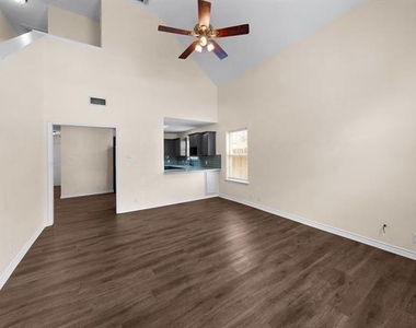 324 N Tolbert Avenue - Photo Thumbnail 7